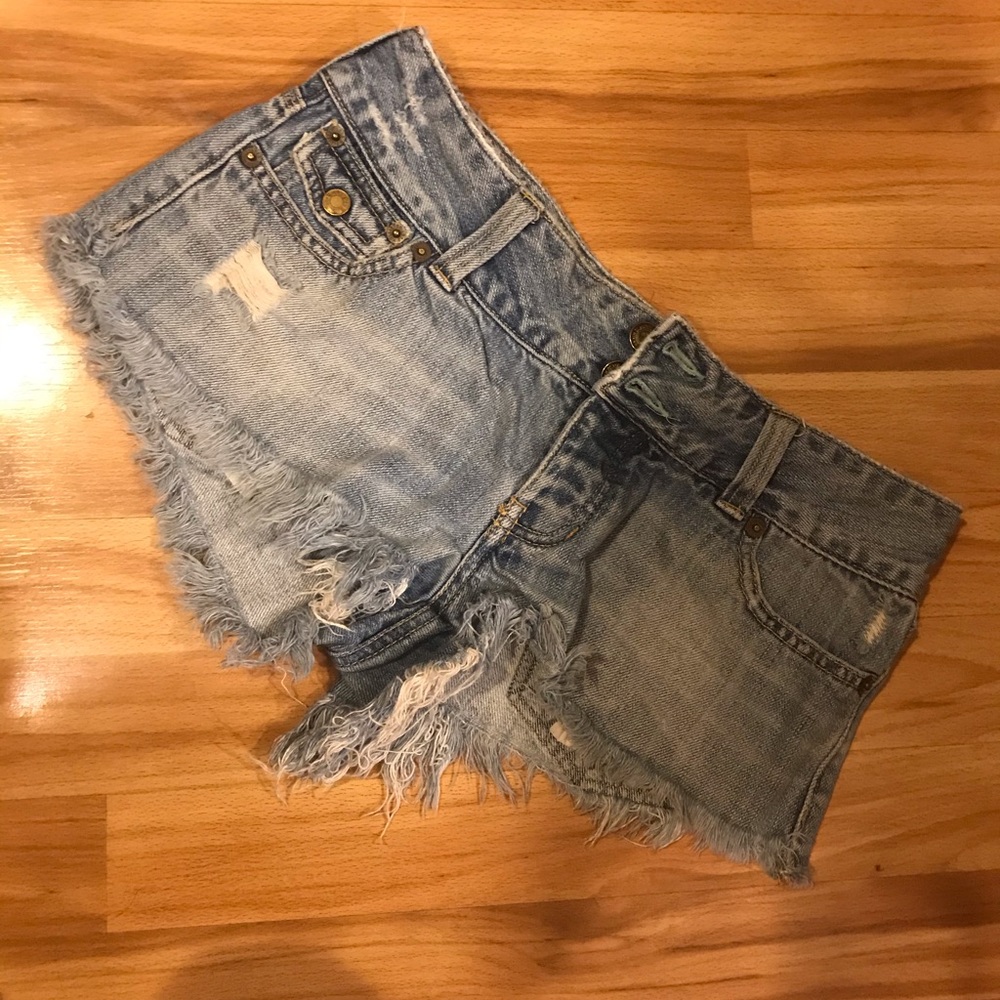 Hollister Co Jean shorts size 5